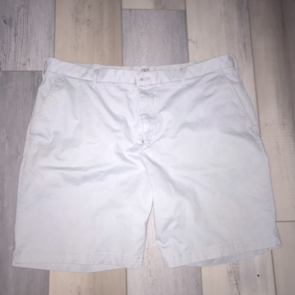 40 in. Waist, 9.5 Inseam, IZOD Saltwater Golf Shorts